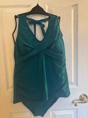 NWT Women’s Two Piece Tankini Set Green Size XL